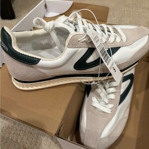 Size 9 Women Tretorn shoes